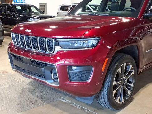 Used 2025 Jeep Grand Cherokee Overland w/ Adv Protech Group III AWD/4WD image 9