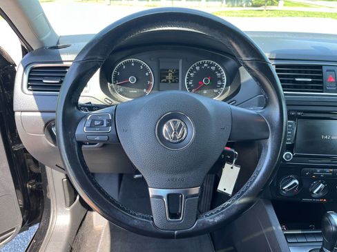 Used 2012 Volkswagen Jetta SE FWD image 15