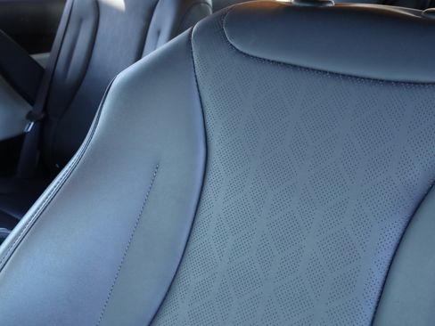 Used 2024 Kia Carnival LX image 29