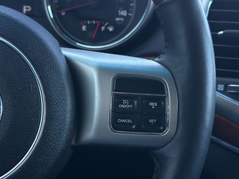 Used 2011 Jeep Grand Cherokee Overland AWD/4WD image 12
