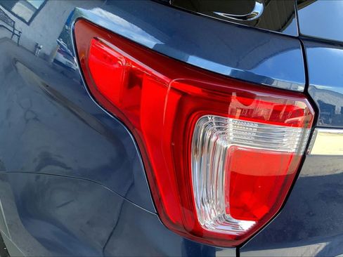 Used 2017 Ford Explorer XLT w/ Equipment Group 202A FWD image 27