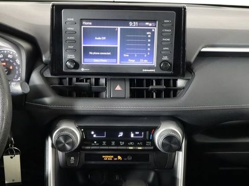 Used 2020 Toyota RAV4 LE FWD image 24