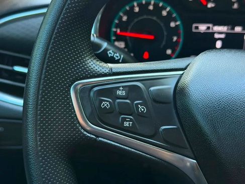 Used 2019 Chevrolet Malibu LT FWD image 12