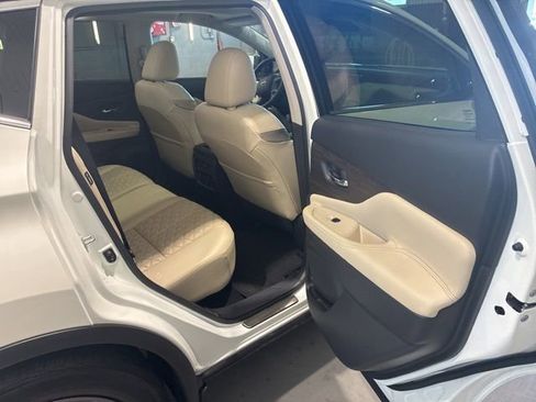 Certified 2024 Nissan Murano Platinum w/ Cargo Package image 12