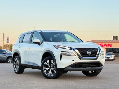 Certified 2023 Nissan Rogue SV image 2