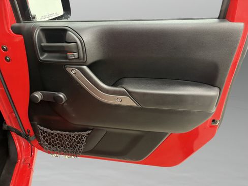 Used 2018 Jeep Wrangler Unlimited Sport w/ Connectivity Group image 24