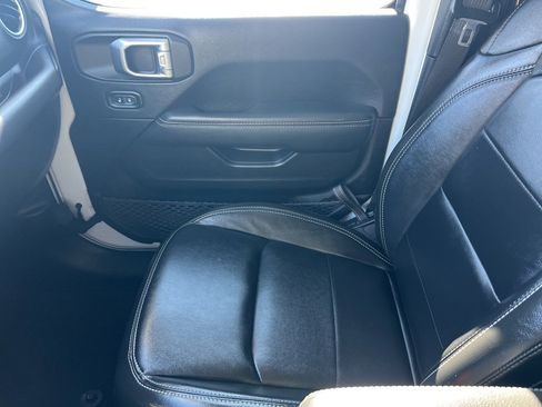 Used 2022 Jeep Wrangler Unlimited Sahara w/ Cold Weather Group image 22