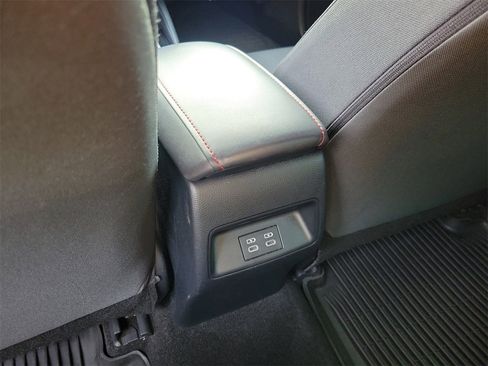 Used 2023 Toyota Corolla SE image 11