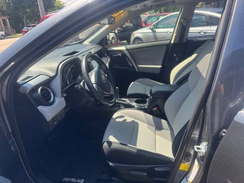 Used 2016 Toyota RAV4 XLE AWD/4WD image 10