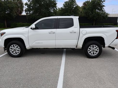 Certified 2025 Toyota Tacoma SR5 image 12