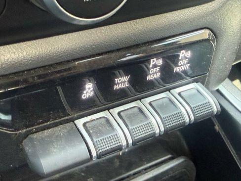 Used 2019 RAM 1500 Big Horn RWD image 11