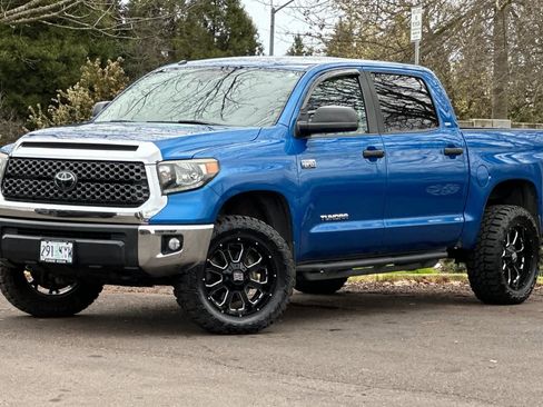 Used 2018 Toyota Tundra SR5 w/ SR5 Upgrade Package image 1
