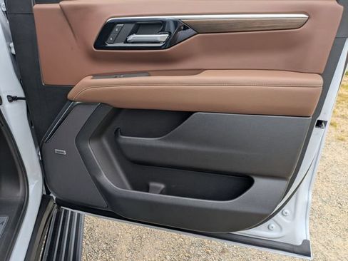 New 2026 Chevrolet Suburban High Country AWD/4WD image 40