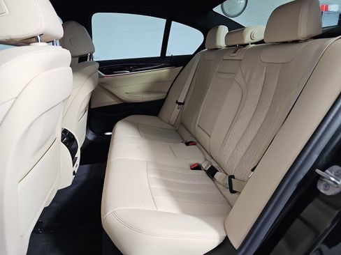 Used 2022 BMW 530i RWD image 14