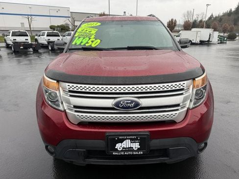 Used 2013 Ford Explorer XLT image 2