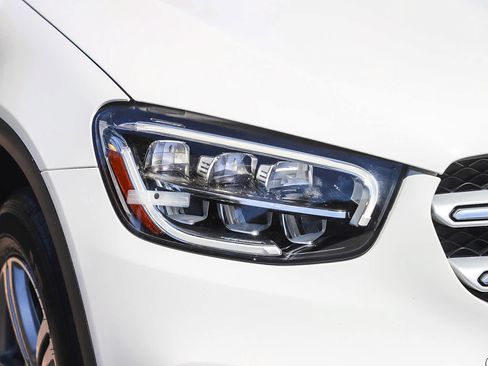 Used 2021 Mercedes-Benz GLC 300 image 4