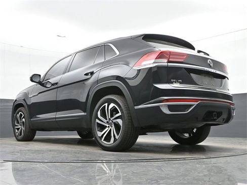 Used 2020 Volkswagen Atlas Cross Sport SEL Premium image 14