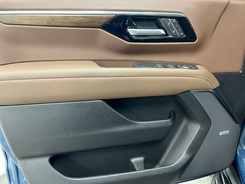 New 2026 Chevrolet Suburban High Country w/ Sun And Tow Package image 22