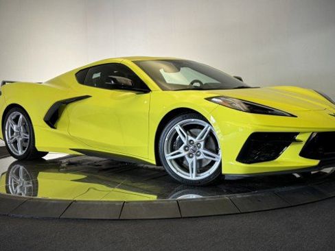 Used 2024 Chevrolet Corvette Stingray Premium Cpe w/ Z51 Performance Package image 18