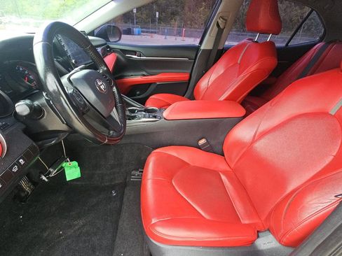 Used 2022 Toyota Camry XSE image 3