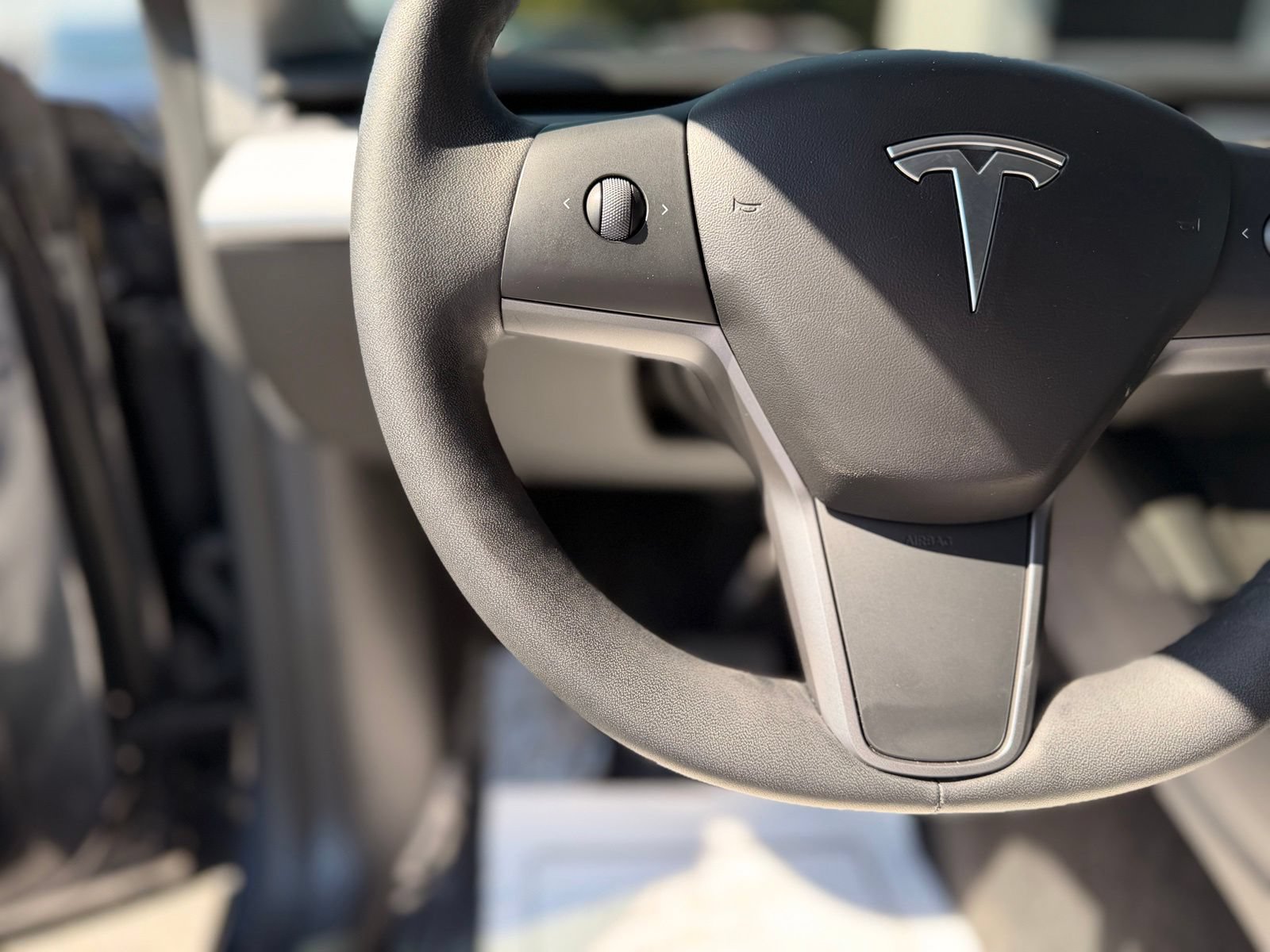 Used 2021 Tesla Model Y Long Range AWD/4WD image 19