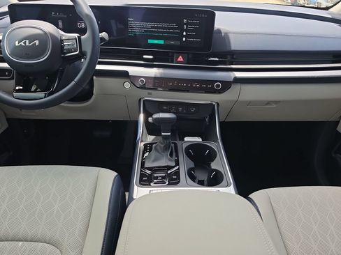 New 2026 Kia Carnival EX FWD image 15