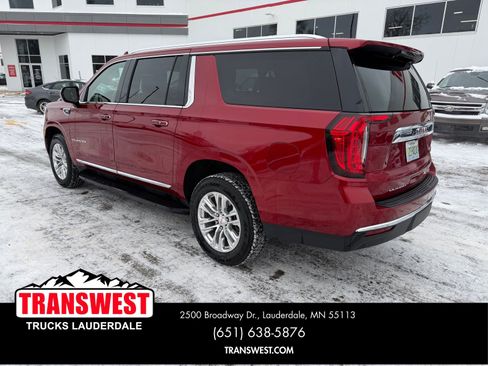 Used 2024 GMC Yukon XL SLT image 3