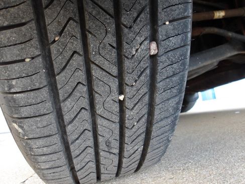 Used 2010 Ford Escape XLT image 8