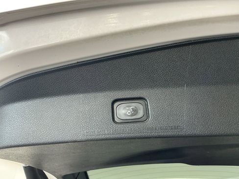 Used 2018 Ford Explorer Platinum image 30