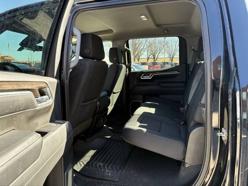 Used 2023 Chevrolet Silverado 1500 LT image 4