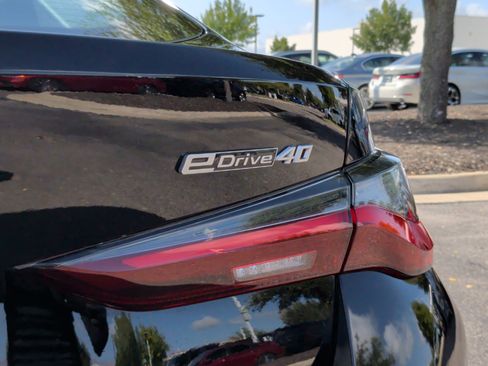 Used 2023 BMW i4 eDrive40 w/ Premium Package RWD image 11