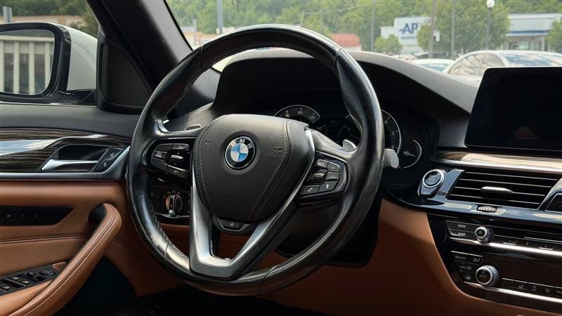 Used 2018 BMW 530i xDrive AWD/4WD image 30