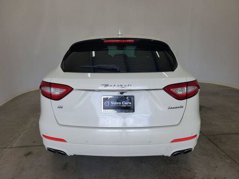 Used 2020 Maserati Levante image 6