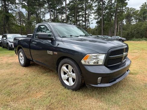 Used 2015 RAM 1500 Express RWD image 6