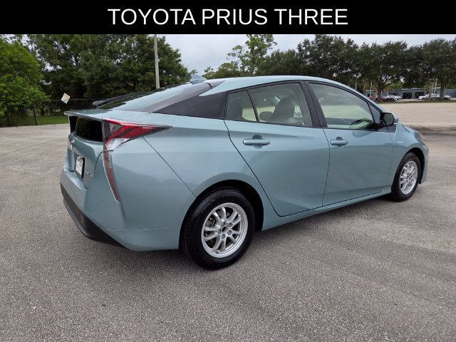 Used 2016 Toyota Prius Three FWD image 3