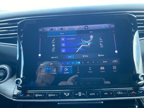 Used 2023 Jeep Wagoneer L Series III image 19