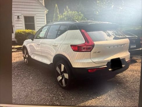 Used 2023 Volvo XC40 Recharge Ultimate AWD/4WD image 2