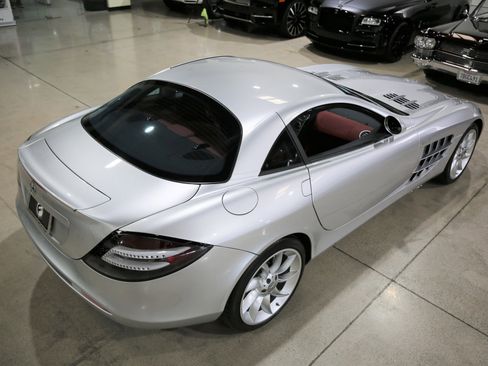 Used 2006 Mercedes-Benz SLR image 16