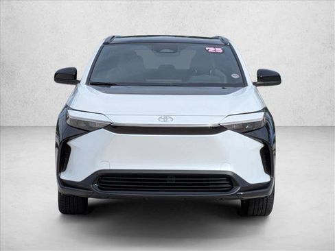 Used 2025 Toyota bZ4X XLE image 2