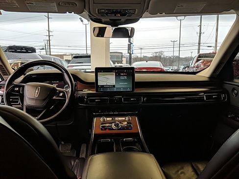 Used 2021 Lincoln Aviator Reserve w/ Equipment Group 201A image 17