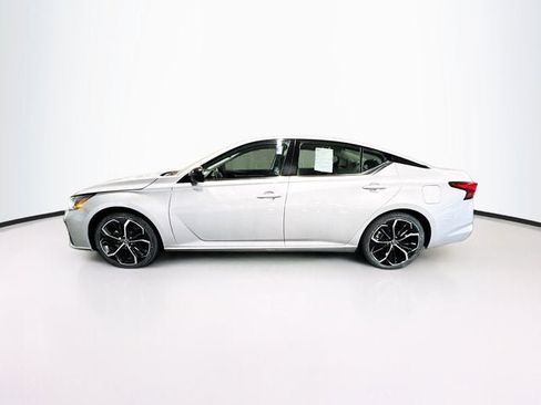 Certified 2023 Nissan Altima 2.5 SR image 7