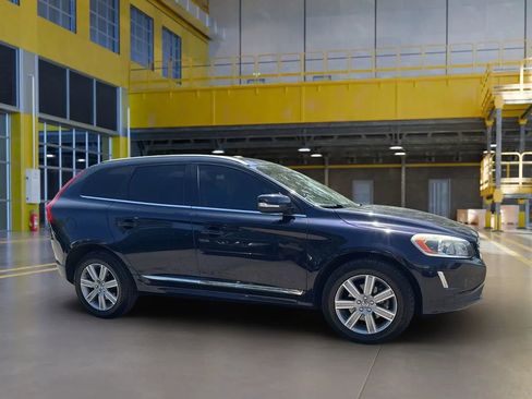 Used 2017 Volvo XC60 T5 Inscription w/ Preferred Option Package image 4