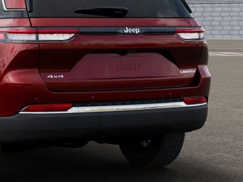 New 2025 Jeep Grand Cherokee Limited image 13