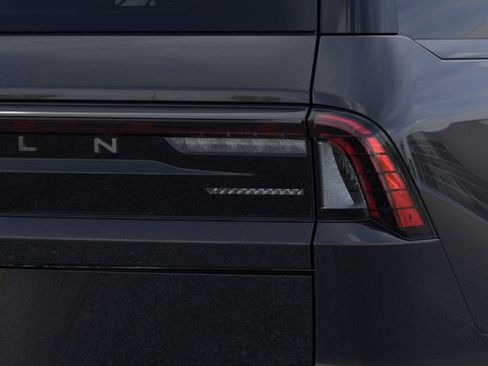 New 2026 Lincoln Navigator Reserve AWD/4WD image 21