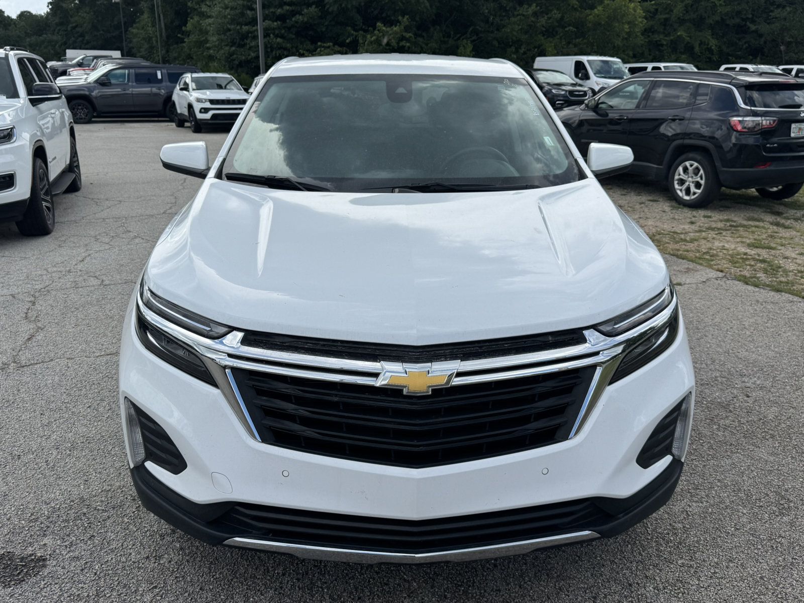 Used 2024 Chevrolet Equinox LT AWD/4WD image 2