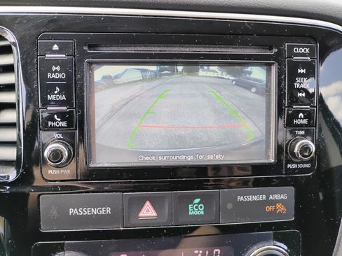Used 2017 Mitsubishi Outlander ES AWD/4WD image 19