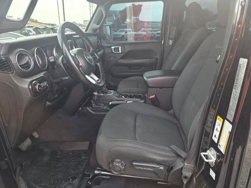 Used 2018 Jeep Wrangler Unlimited Sahara image 10