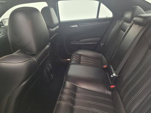 Used 2019 Chrysler 300 S AWD/4WD image 18