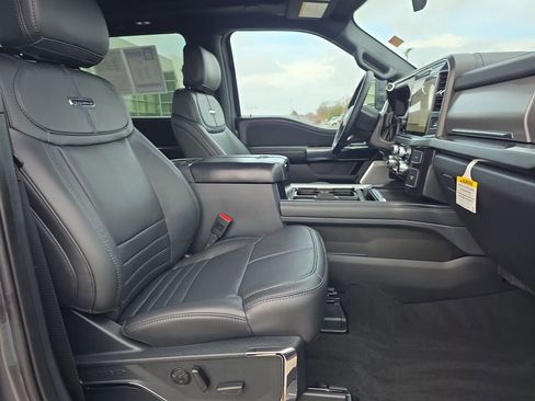 Used 2025 Ford F250 Platinum image 23