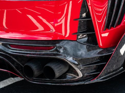Used 2020 Ferrari 812 Superfast RWD image 18